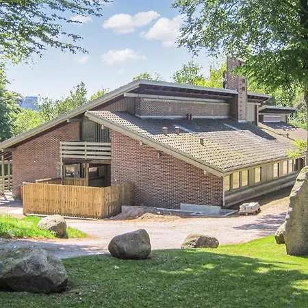 1 Bedroom Awesome In Apartment *