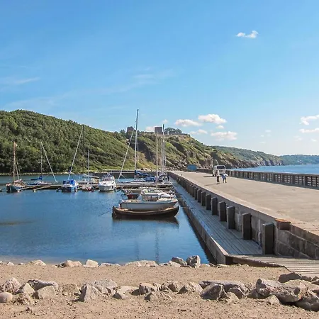 1 Bedroom Awesome In Apartment *