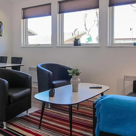 Apartment 1 Bedroom Awesome In