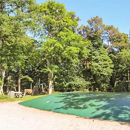 1 Bedroom Awesome In Apartment *